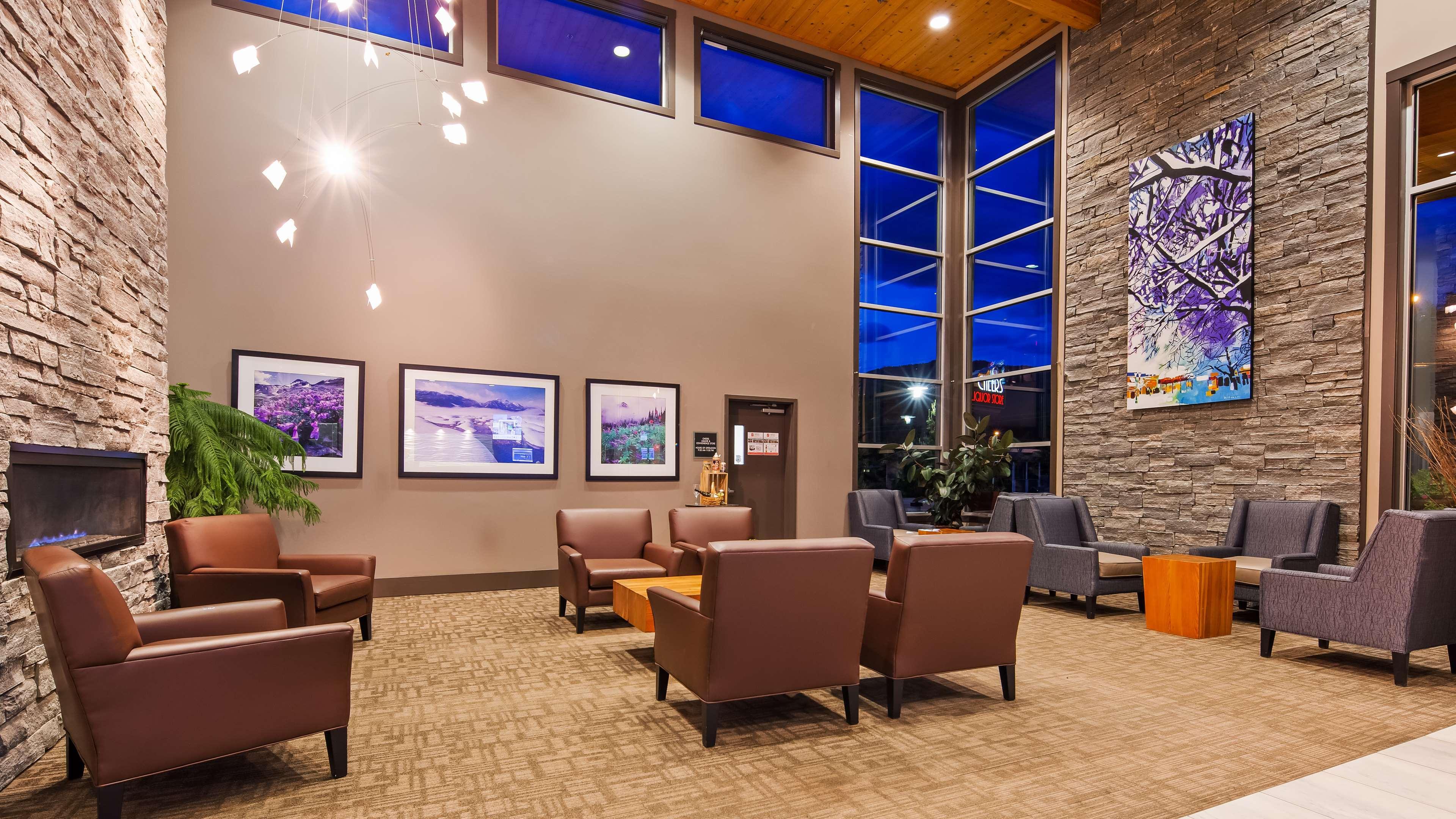 Best Western Plus Revelstoke Exteriér fotografie